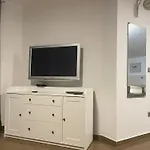 Need 公寓 普拉